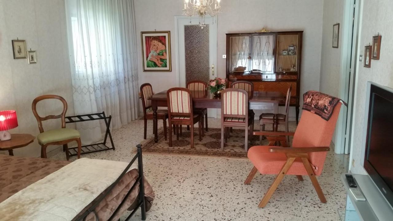Tora House Hotel Catánia Buitenkant foto