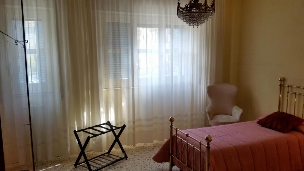 Tora House Hotel Catánia Buitenkant foto