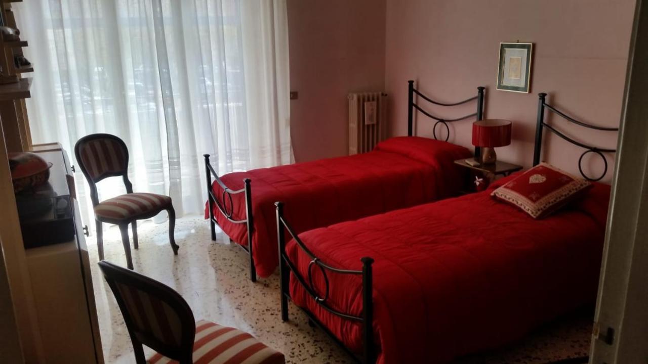 Tora House Hotel Catánia Buitenkant foto