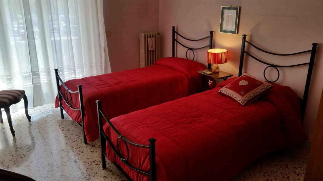 Tora House Hotel Catánia Buitenkant foto
