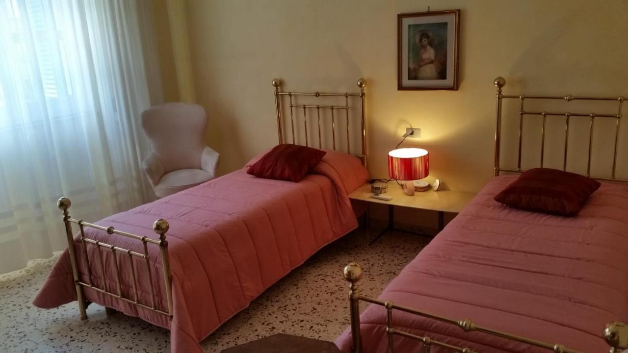 Tora House Hotel Catánia Buitenkant foto