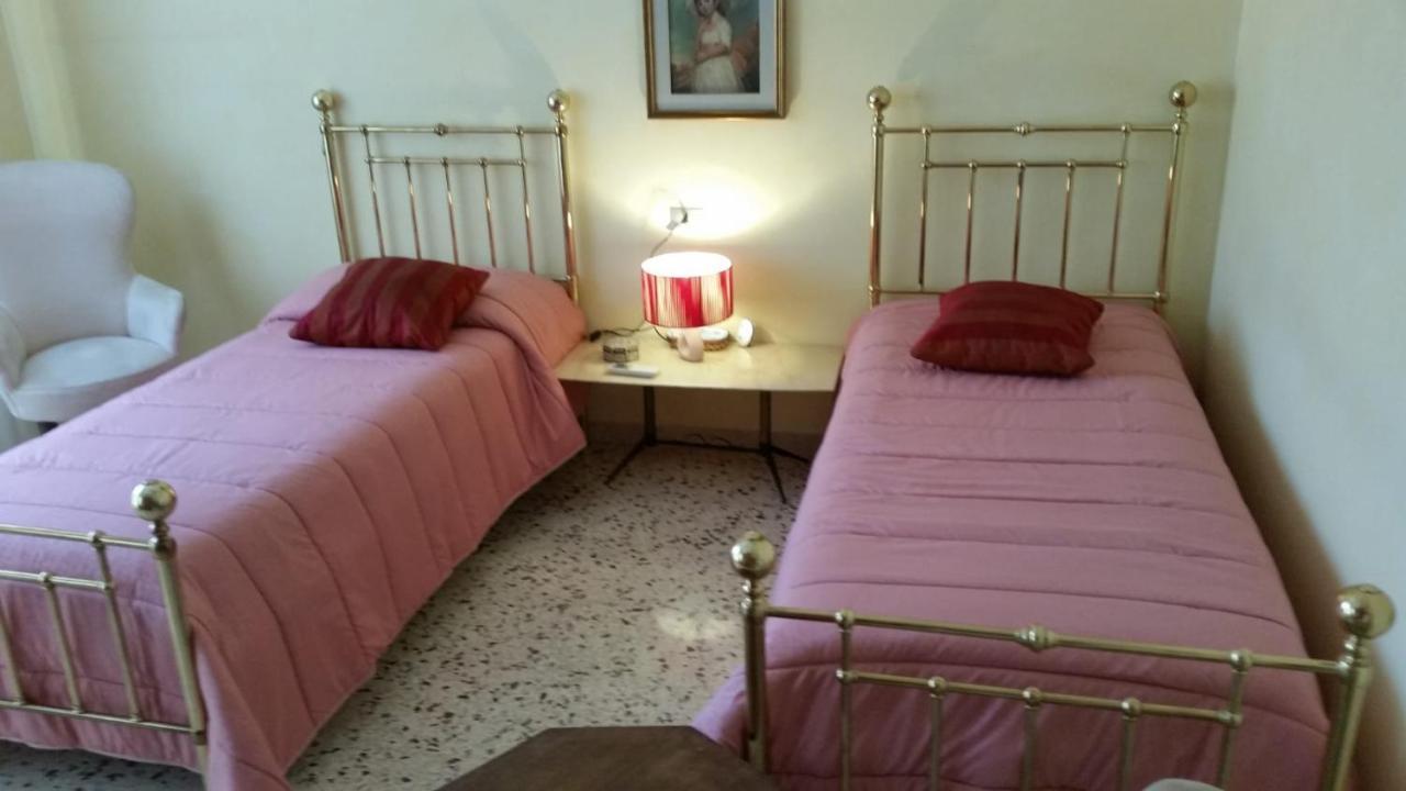 Tora House Hotel Catánia Buitenkant foto